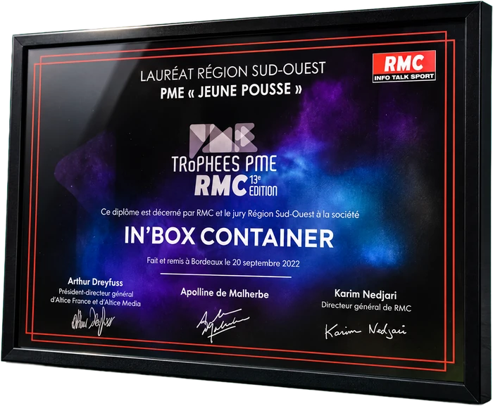 Le diplôme des Trophées PME RMC remis à In'Box Container
