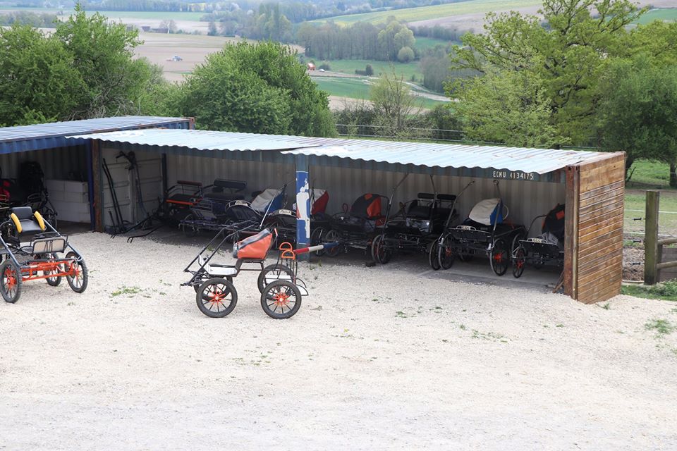 Garage en container maritime pour voitures d'attelage